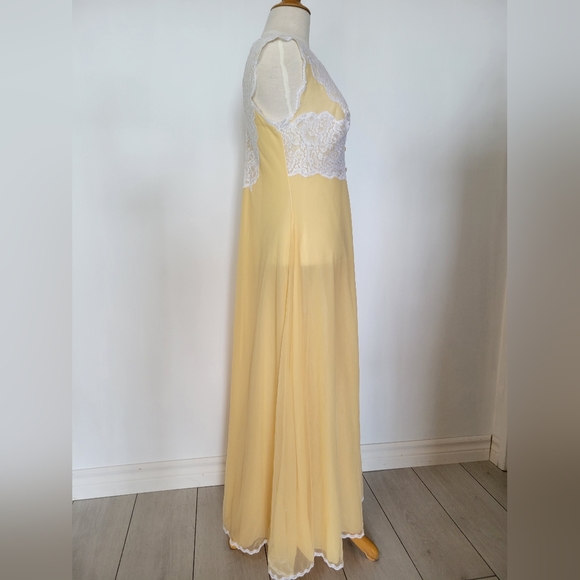 Vintage | Made in Italy nightgown - Picture 8 of 15